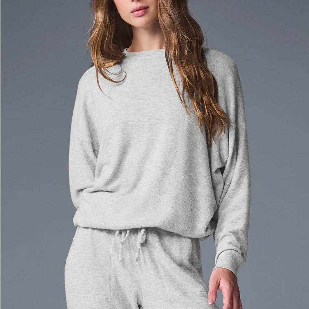 ALO Yoga Soho Pullover Athletic Heather Grey Small